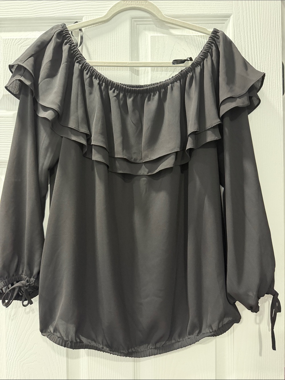 Off-Shoulder Ruffle Long-Sleeve Top - black